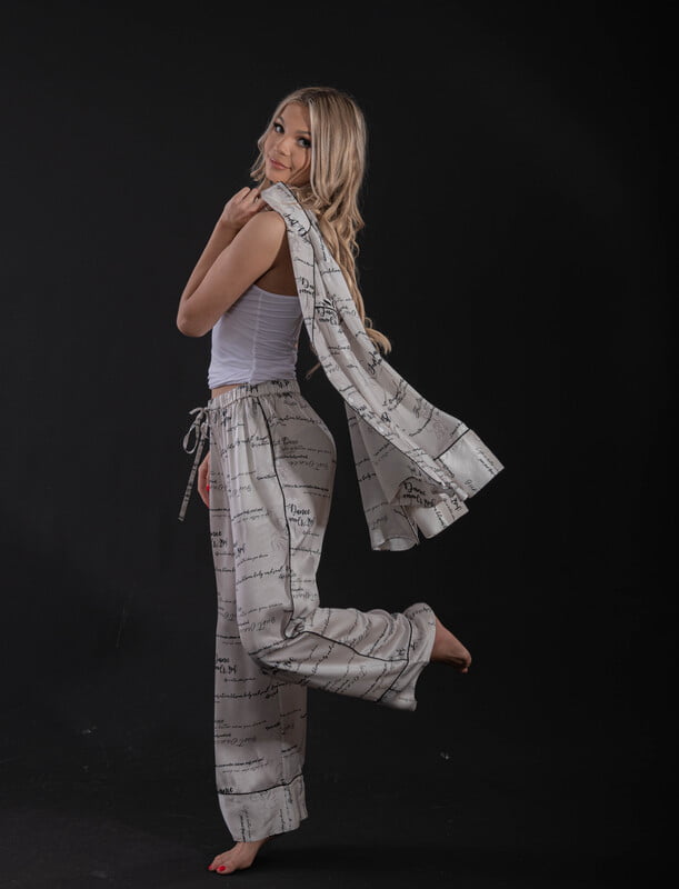 Premium Ladies Mulberry Silk Dance Print Pajamas Premium Ladies Mulberry Silk Dance Print Pajamas